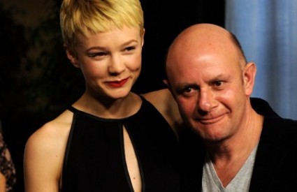 Nick Hornby s perspektivnom Carey Mulligan