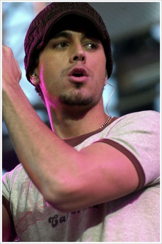 enriqueiglesias20071224355271.jpg